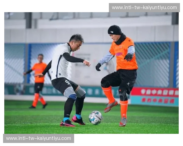 足球关键战报：赛场风云再起，谁将登顶荣誉之巅？